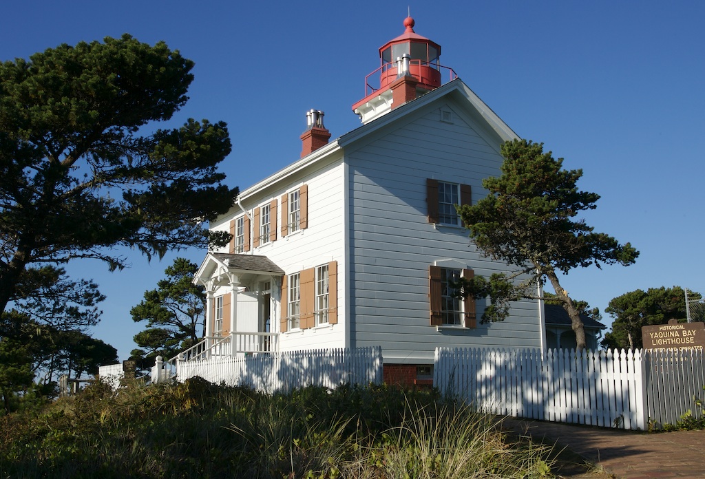 Yaquina Bay Lighthouse